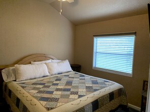 1 chambre, fer et planche à repasser, Wi-Fi, literie fournie