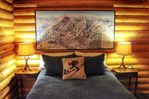 4 bedrooms, iron/ironing board, WiFi, bed sheets - Family-Friendly Log Cabin Rental in California's Gold Country near Sacramento (Volcano)