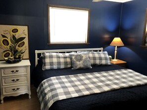 1 bedroom, travel cot, bed sheets