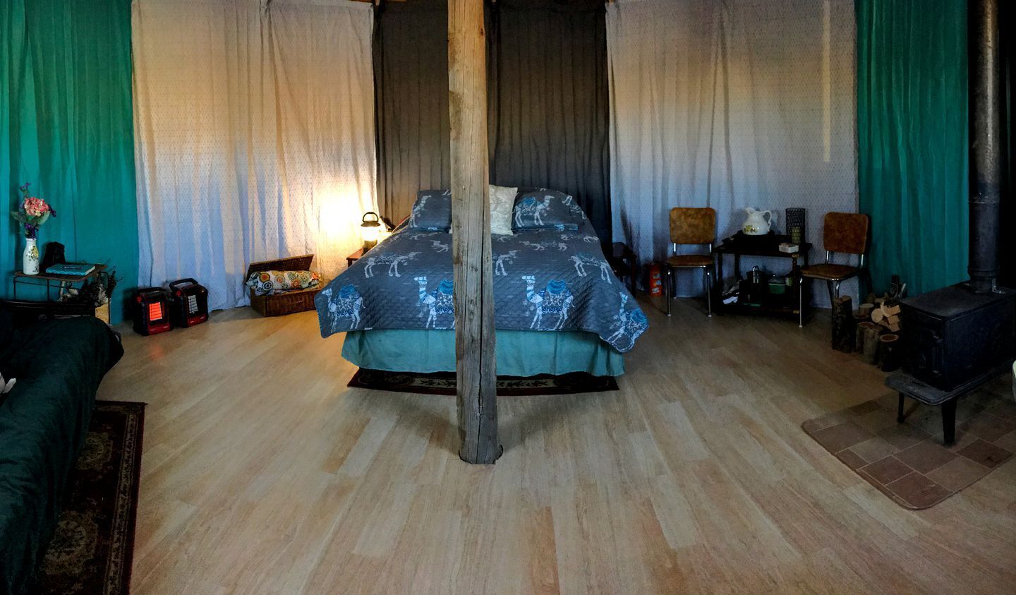 1 habitación y ropa de cama 