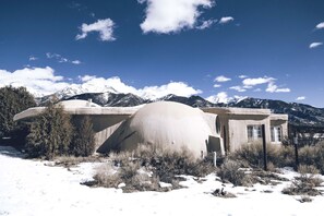 Unclassified image, 4 of 12, button - Charming Dome Rental in Colorado for Stunning Retreats to the Mountains (Crestone)