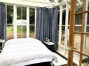 1 habitación y ropa de cama 