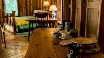 1 soveværelse, strygejern/strygebræt, sengetøj