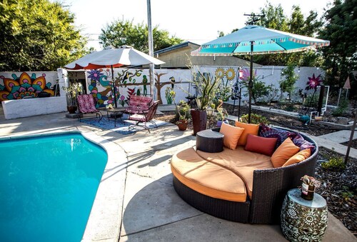 Lovely Glamping Tent for Three with a Shared Pool near Lakeside, California