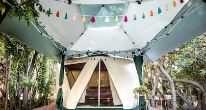 Lovely Glamping Tent for Three with a Shared Pool near Lakeside, California