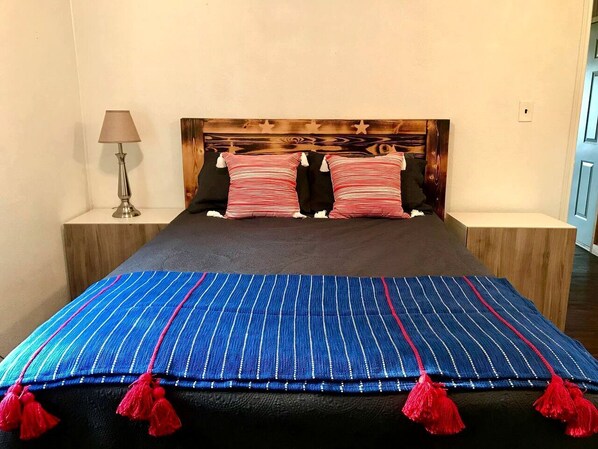 1 chambre, bureau, Wi-Fi, draps fournis