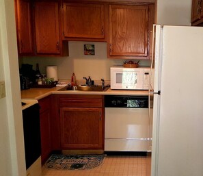 雪櫃、微波爐、爐具、洗碗機