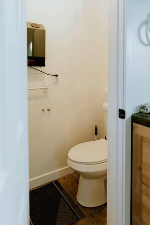 Towels, toilet paper