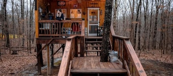 Tree House Glamping near Fall Creek Falls State Park and Chattanooga, Tennessee