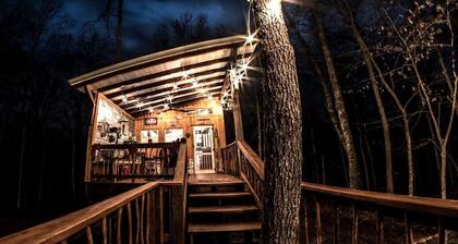 Tree House Glamping near Fall Creek Falls State Park and Chattanooga, Tennessee