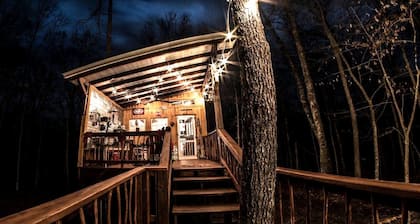 Tree House Glamping near Fall Creek Falls State Park and Chattanooga, Tennessee