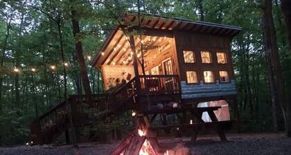 Tree House Glamping near Fall Creek Falls State Park and Chattanooga, Tennessee