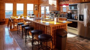 Coffee/tea maker, fridge, oven, stovetop