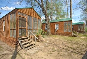 Exterior - Peacefully Secluded Cabin Located Creekside near Asheville, North Carolina (Bryson City)