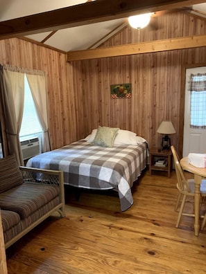 1 bedroom, desk, WiFi, bed sheets