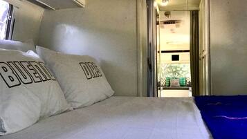 1 bedroom, bed sheets