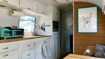 Fridge, microwave, coffee/tea maker