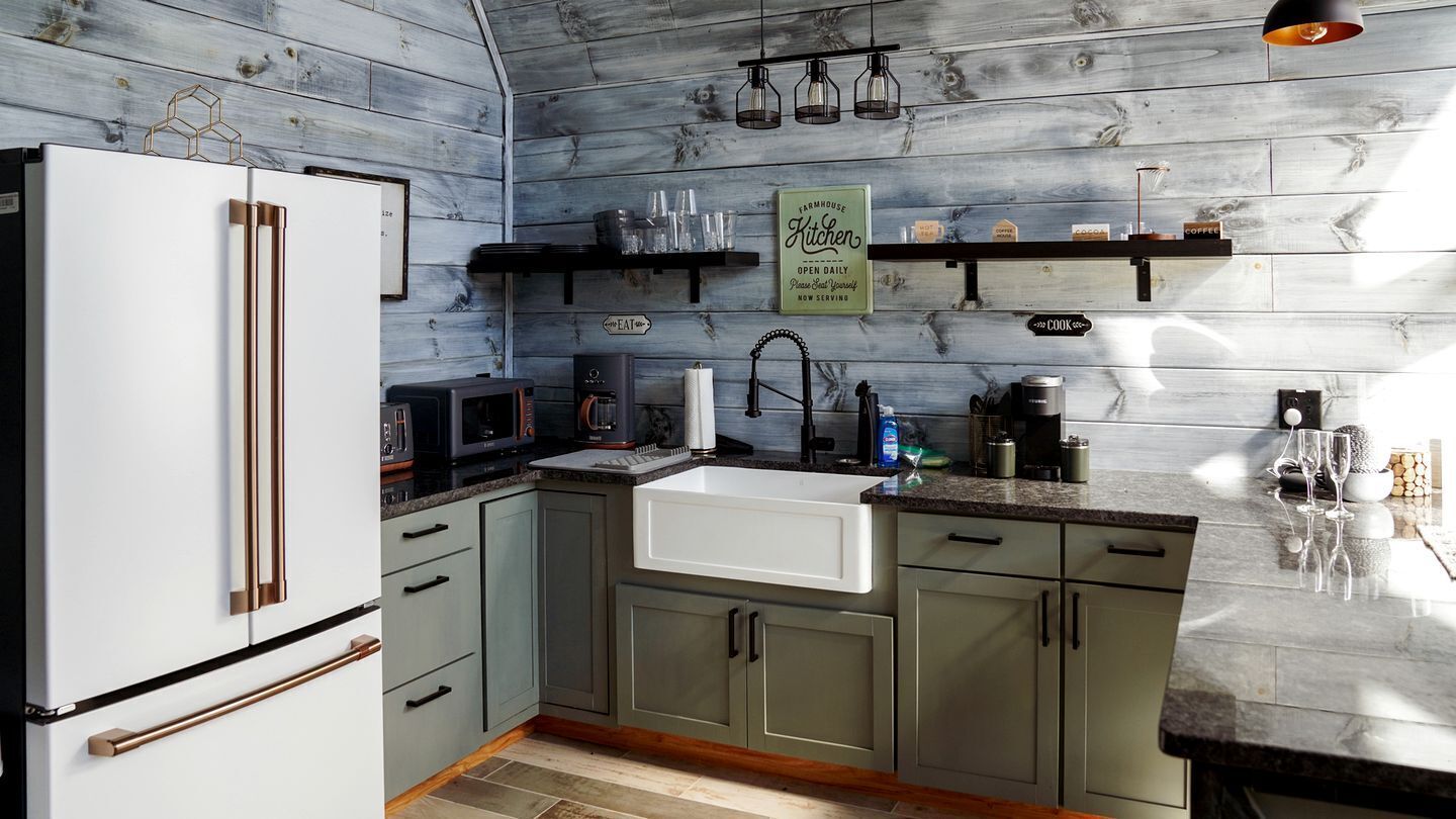 Frigorifero, piano cottura, macchina per tè/caffè