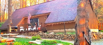 Charmingly Rustic Weekend Getaway in the Mountains near Pittsburgh, Pennsylvania