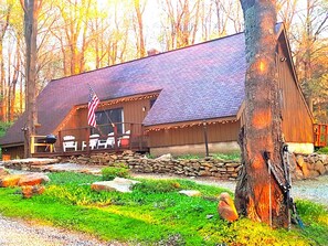 Exterior - Charmingly Rustic Weekend Getaway in the Mountains near Pittsburgh, Pennsylvania (Champion)