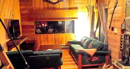 Charmingly Rustic Weekend Getaway in the Mountains near Pittsburgh, Pennsylvania