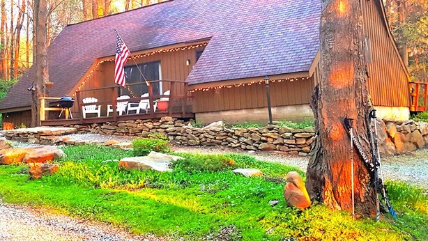 Exterior - Charmingly Rustic Weekend Getaway in the Mountains near Pittsburgh, Pennsylvania (Champion)