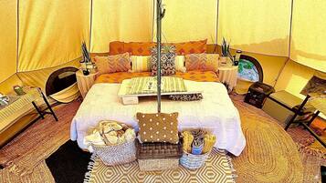 1 habitación y ropa de cama