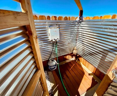The Pink Pony Yurt, New Cuyama, CA
