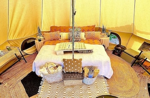 1 dormitorio y ropa de cama