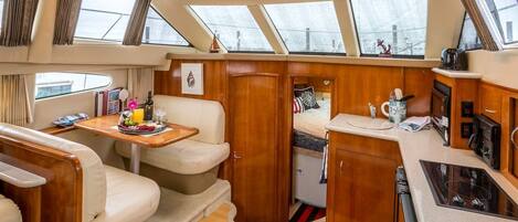1 chambre, bureau, Wi-Fi, draps fournis