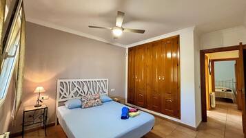 3 bedrooms, free WiFi, bed sheets