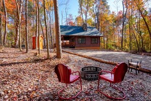 Property grounds - Romantic Getaways to this Rustic Cabin Rental with Stone Fireplace in Logan, Ohio (Logan)