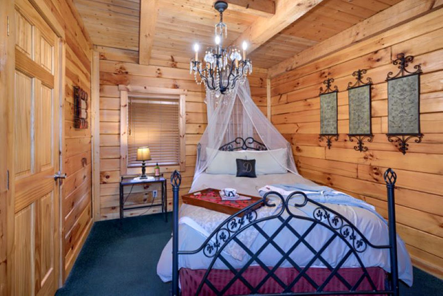 2 bedrooms, bed sheets