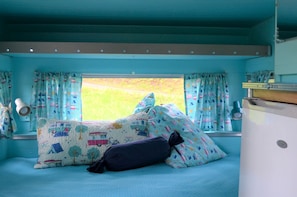 1 bedroom - Vintage Camper Rental Perfect for Glamping in Montana (Thompson Falls)