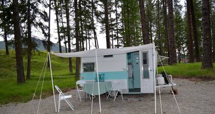 Vintage Camper Rental Perfect for Glamping in Montana