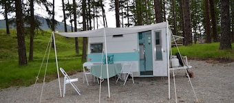 Vintage Camper Rental Perfect for Glamping in Montana