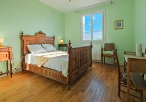 3 bedrooms, WiFi, bed sheets