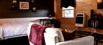 Charming Pet-Friendly Log Cabin Rental for Relaxing Getaways in Ringtown, Pennsylvania