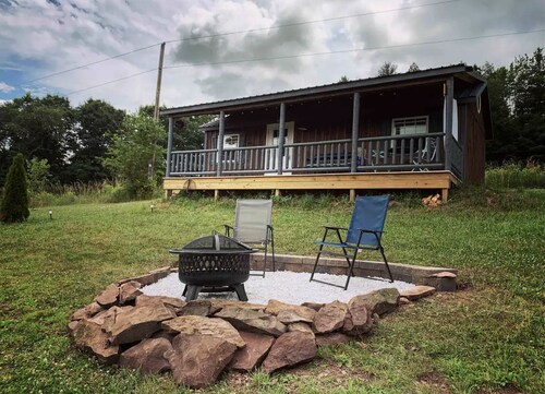 Charming Pet-Friendly Log Cabin Rental for Relaxing Getaways in Ringtown, Pennsylvania