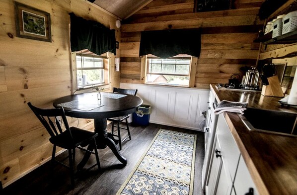 Fridge, stovetop, coffee/tea maker, cookware/dishes/utensils - Charming Pet-Friendly Log Cabin Rental for Relaxing Getaways in Ringtown, Pennsylvania (Ringtown)
