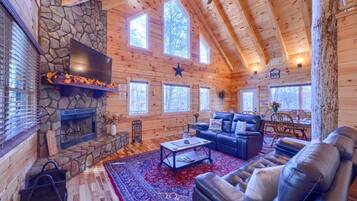 TV, fireplace