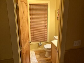 Towels, soap, shampoo - Rustic Cabin on 28-Acre Property in the Foothills of the Blue Ridge Mountains (Elkin)