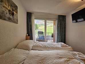 3 bedrooms, free WiFi, bed sheets