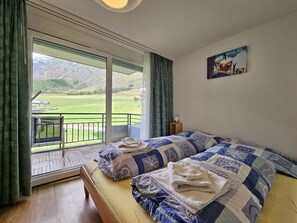 3 bedrooms, free WiFi, bed sheets