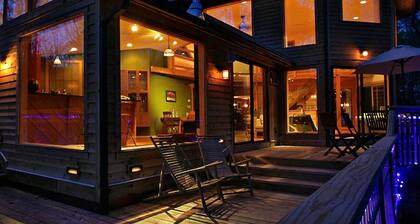 Luxury Mountain Cabin Rental on Rockfish Gap River near Charlottesville, Virginia