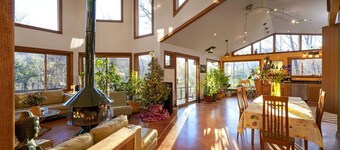 Luxury Mountain Cabin Rental on Rockfish Gap River near Charlottesville, Virginia