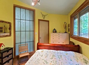 4 habitaciones, escritorio, tabla de planchar con plancha y wifi 