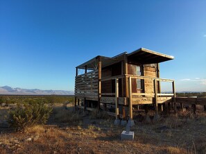 Exterior - Secluded Glamping Eco-Pod Rental in the Mojave Desert near Ridgecrest, California (Ridgecrest)