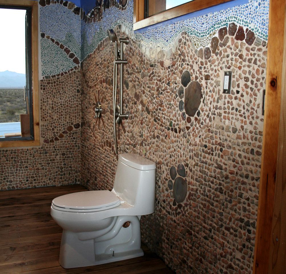 Towels, soap, shampoo, toilet paper
