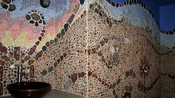 Towels, soap, shampoo, toilet paper